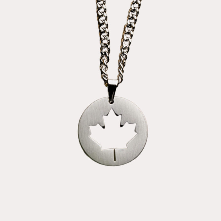ZUDOCanadaMapleLeafNecklace-Silver-3mmCurbChain_1