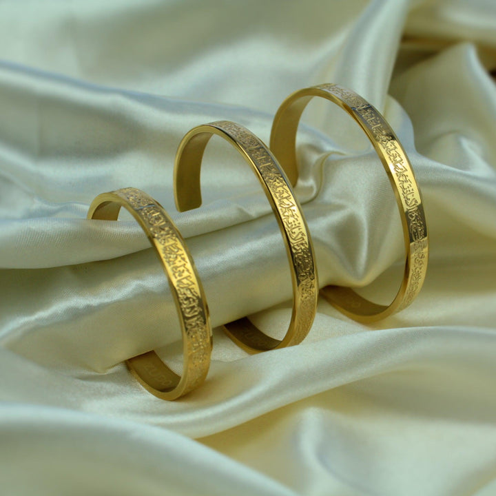 zudo-mini-ayatul-kursi-cuff-gold-flatlay-shot