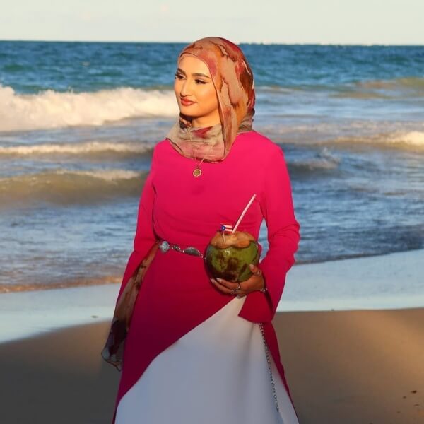 Customer photo - _aneeqa_