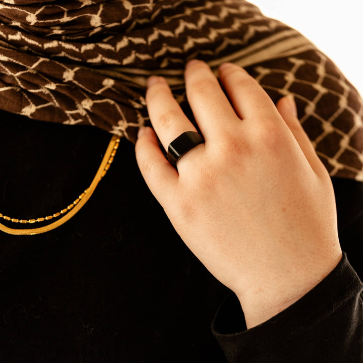 Essential Signet Ring