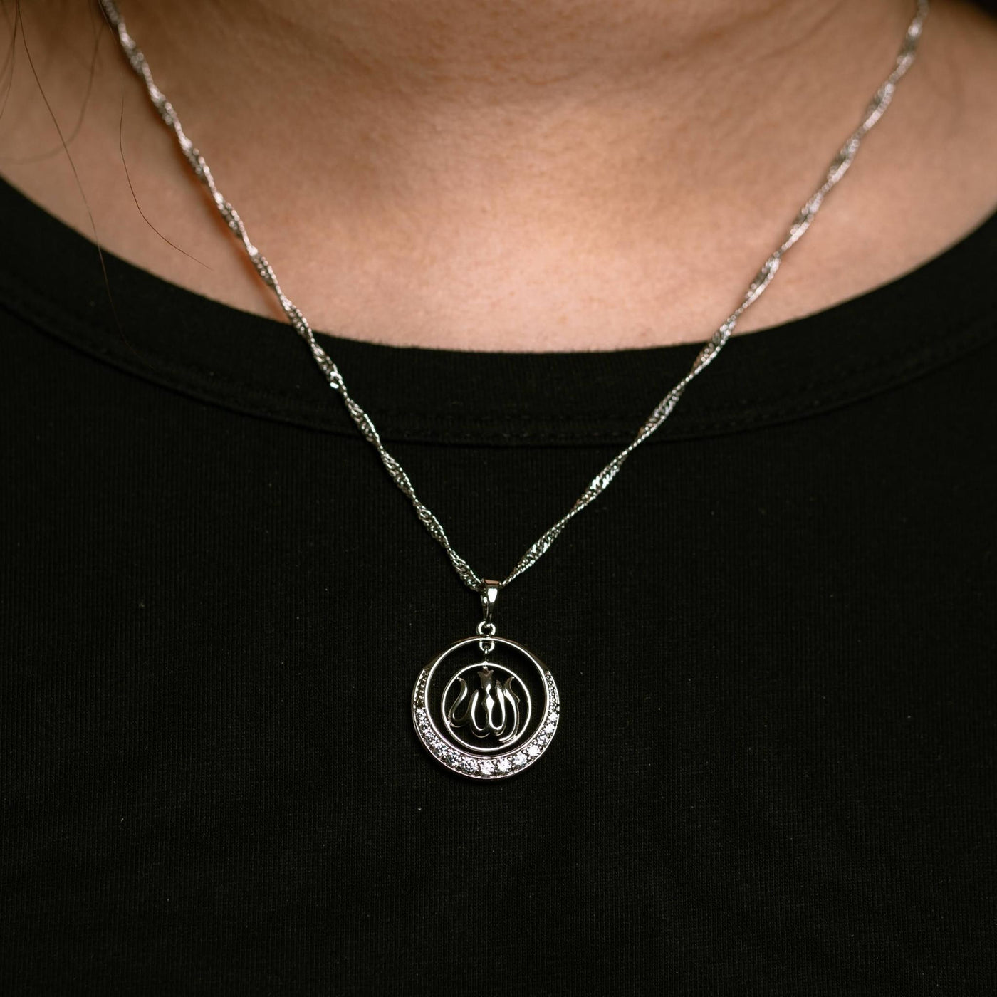 ZUDO-Allah-Crystal-Necklace-Silver-Model
