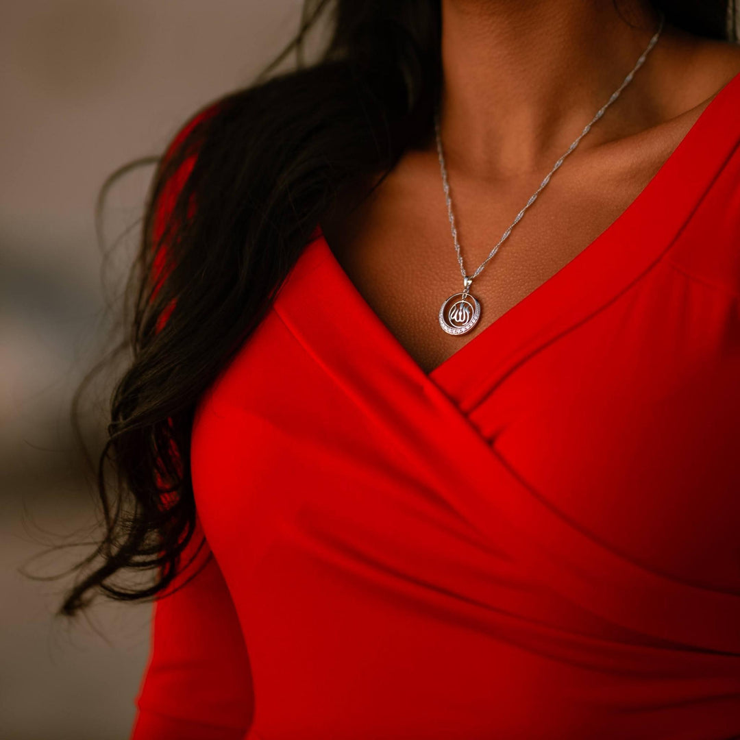 ZUDO-Allah-Crystal-Necklace-silver-model_1