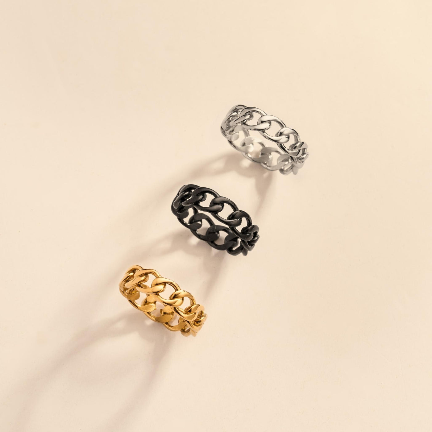 ZUDO-Linked-Chain-Ring-black-gold-silver-sideangleflatlay
