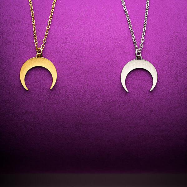 ZUDO-Falling-Crescent-Moon-Necklace